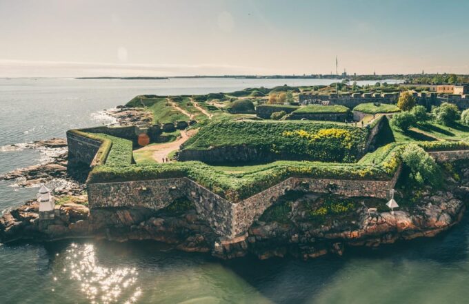 Private Tour to Suomenlinna and Helsinki - Discover Helsinkis Architecture