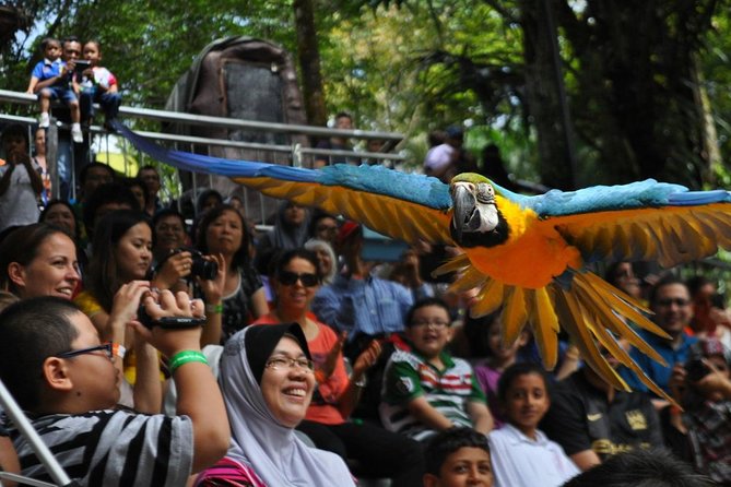 Private Tour to The Best of Animal Attractions in Kuala Lumpur - Aquaria KLCC