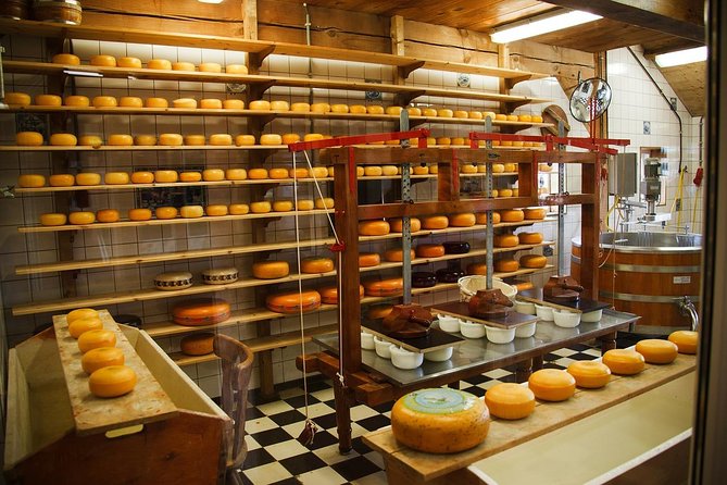 Private Tour to the Windmills, Cheese and Clogs, Volendam, Marken From Amsterdam - Exploring Zaanse Schans