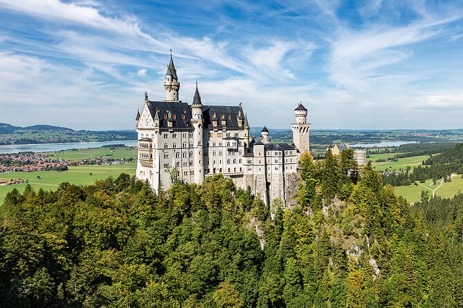 Private Tour to the Zugspitze & Neuschwanstein Castle With Lunch - Transportation and Accessibility