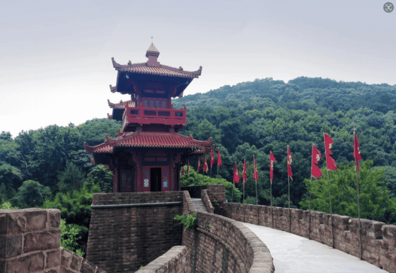 Private Tour to Wuhan Yellow Crane Tower &East Lake by Ferry - Availability
