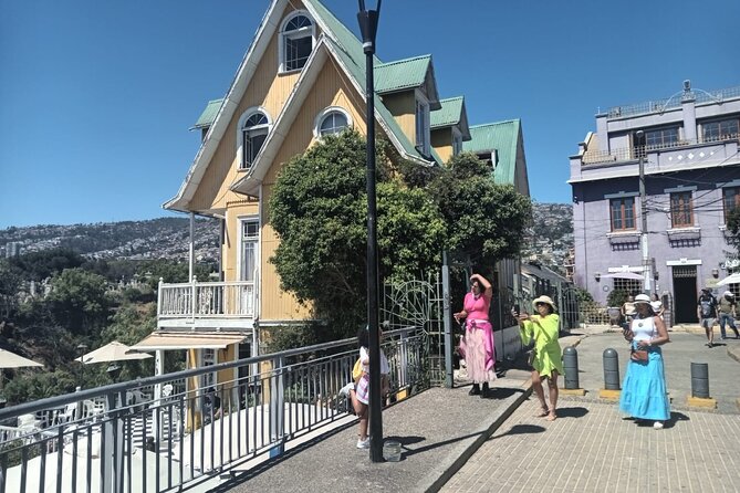 Private Tour Valparaiso and Viña Del Mar Wine Shop in White House - Participation and Accessibility
