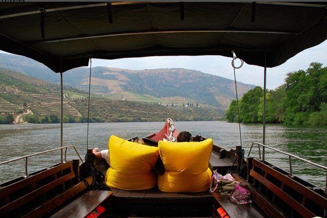 Private Tour With 3 Wineries and Viewpoint - Schedule and Accessibility