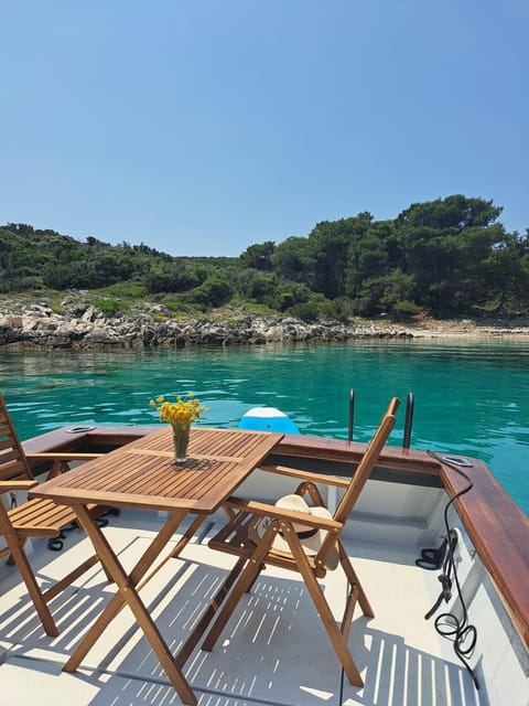 Private Tours: Speedboat Tour to Kornati With Snorkeling - Language Support