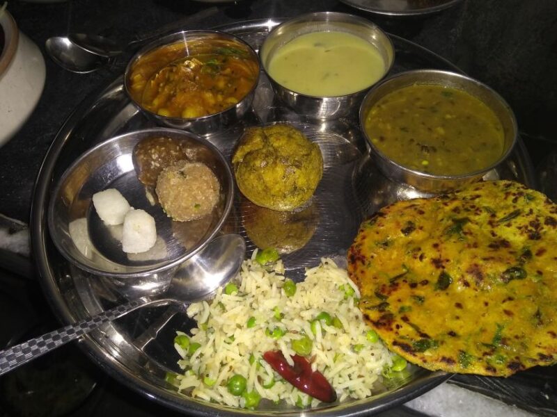 Private Traditional Dinner With an Indian Family in Udaipur - Key Points