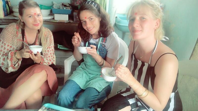 Private Traditional Dinner With an Indian Family in Udaipur - Language and Communication