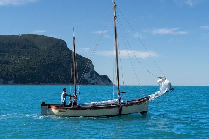 Private Traditional Sailboat Tour With Lunch in Numana - Customer Experiences and Reviews