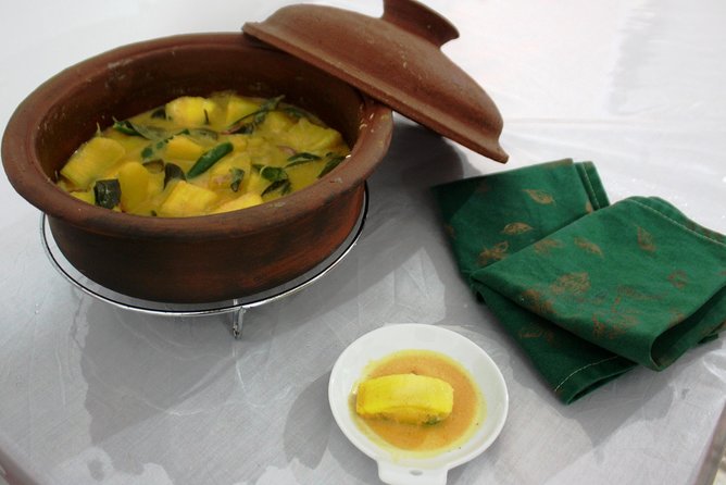 Private Traditional Sri Lankan Cooking Class in Kandy With Hotel Transfers - Hands-On Cooking Experience