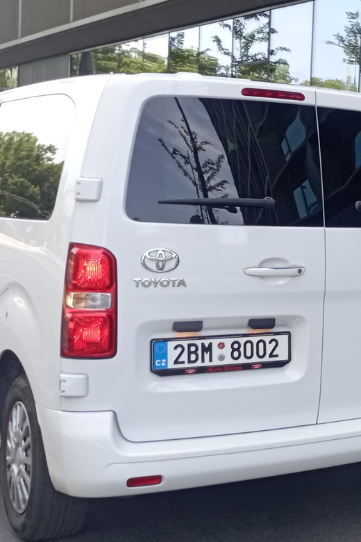 Private Transfer by Van Car From Vienna to Prague - Key Points