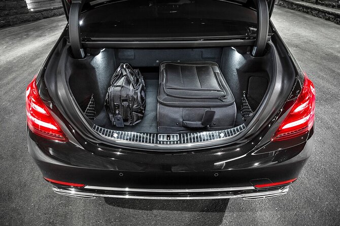 Private Transfer Chicago Airport to Chicago by Luxury Car or SUV - Frequently Asked Questions