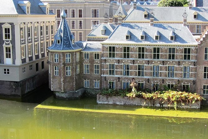 Private Transfer From AMS AMSterdam Schiphol Airport to the Hague - Overview of the Service