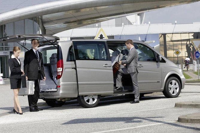 Private Transfer From Antalya Airport To Okurcalar / Avsallar / İncekum /Konaklı - Pickup and Meeting Process at Antalya Airport