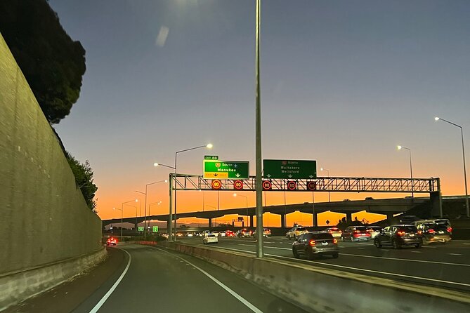 Private Transfer From Auckland City To Auckland Airport - Pricing and Availability