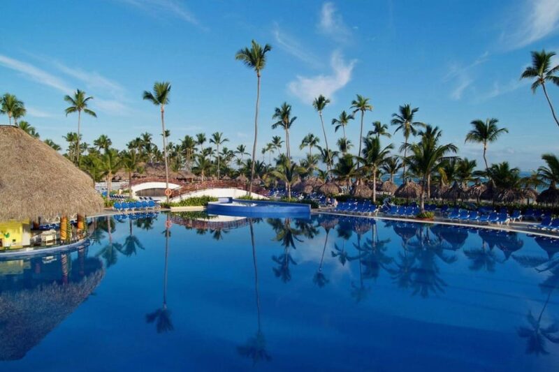 Private Transfer From Bahia Principe Punta Cana to SDQ - Driver and Communication