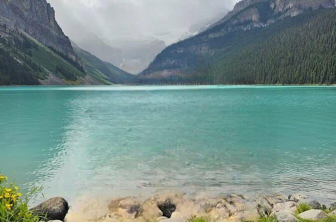 Private Transfer from Banff to Calgary or Calgary Airport - The Value of a Private Transfer