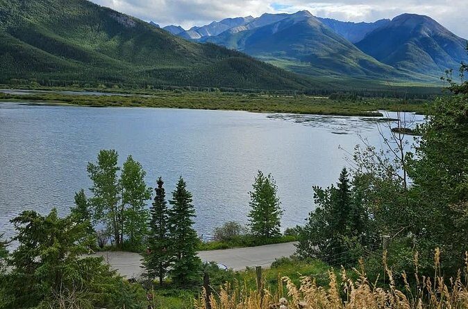 Private Transfer from Banff to Calgary or Calgary Airport - Booking & Cancellations