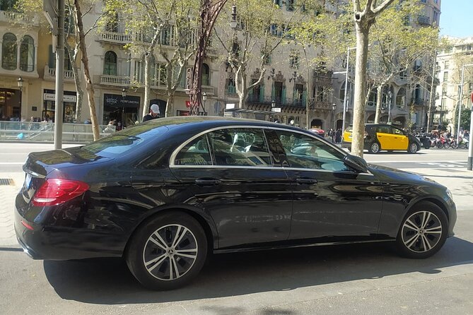 Private Transfer From Barcelona Airport to Barcelona City - Booking and Cancellation