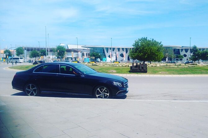 Private Transfer From Barcelona Airport to Barcelona City - Multilingual Drivers and Flight Monitoring