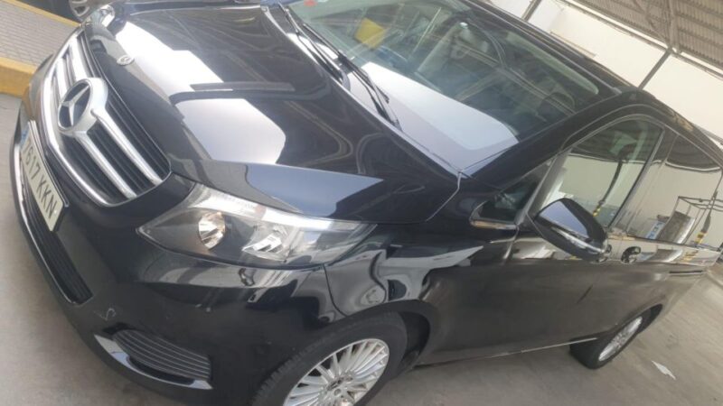 Private Transfer From Barcelona Airport to Barcelona (Vip) - Complimentary Amenities