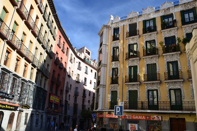 Private Transfer From Barcelona To Madrid, With a 2 Hour Stop - Accessibility and Participation