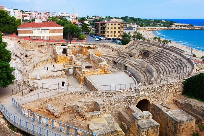 Private Transfer From Barcelona To Valencia With a 2 Hour Stop - Key Points