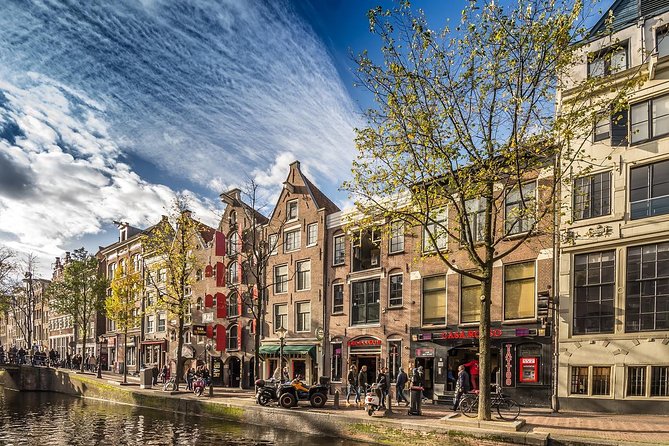 Private Transfer From Berlin to Amsterdam With 2 Hours for Sightseeing - Driver and Vehicle Information