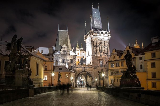 Private Transfer From Berlin to Prague With 4h of Sightseeing - Pickup and Drop-off Arrangements