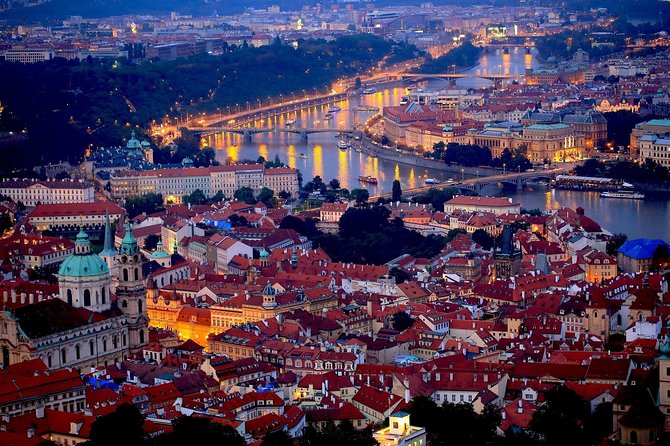 Private Transfer From Berlin to Prague With Meissen Porcelain Manufactory Stop - Tour Highlights