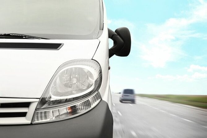 Private Transfer From Bombinhas to Florianópolis Airport - Inclusions and Amenities