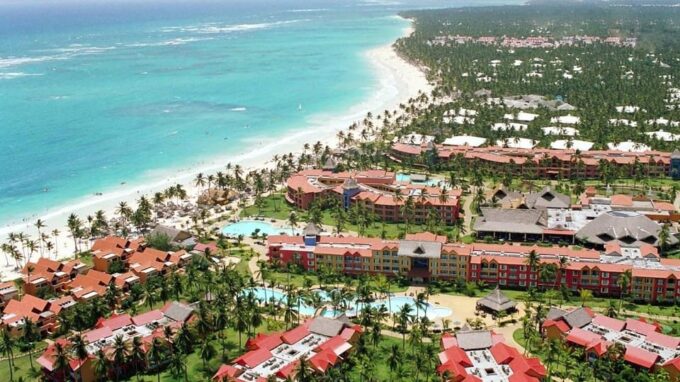 Private Transfer From Caribe Deluxe to SDQ - Meet and Greet Service