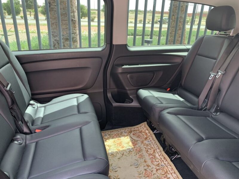 Private Transfer From Casablanca Airport to Marrakech - Meeting Point and Participants