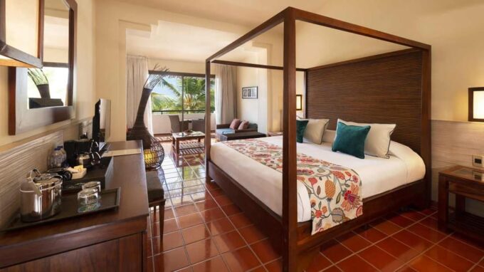 Private Transfer From Catalonia Royal Bavaro to SDQ - Communication and Assistance