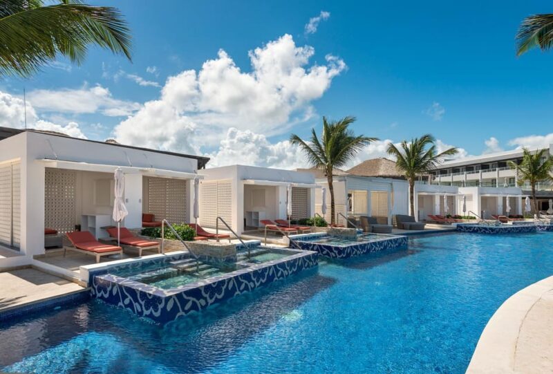 Private Transfer From Chic by Royalton to SDQ - Service Features