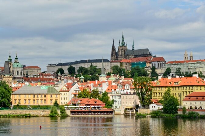 Private Transfer From Dresden to Prague - Inclusions