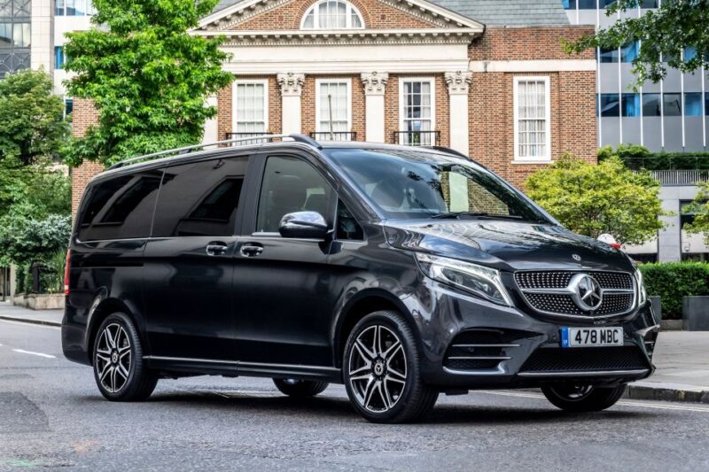 Private Transfer From Frankfurt Am Main to Prague - Key Points