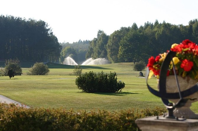 Private Transfer From Gdansk or Gdansk Airport to Postołowo Golf Club - Vehicle Types and Features