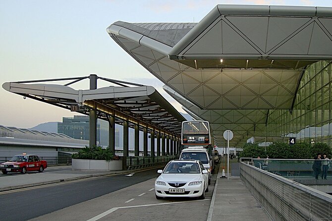 Private Transfer From Gothenburg Landvetter Airport to Gothenburg Hotels - Transportation Amenities and Features