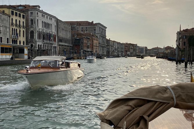 Private Transfer From Hotel in Venice to VCE Airport - Luggage Assistance