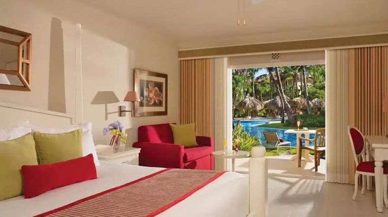 Private Transfer From Jewels Palm Beach to SDQ - Driver and Language