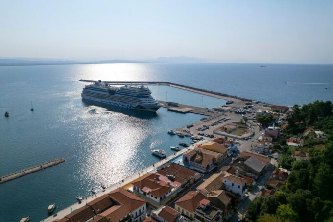 Private Transfer From Kalamata Airport to Katakolo Port - Professional English-Speaking Driver