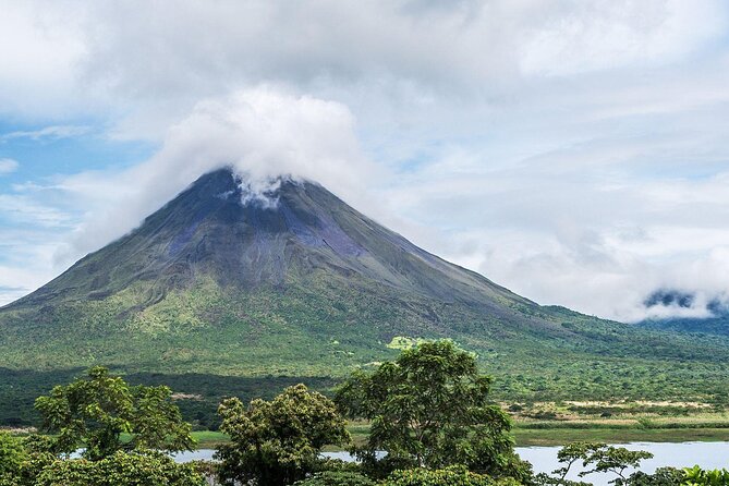 Private Transfer From La Fortuna to Juan Santamaria Airport Area - Pickup and Drop-off Details