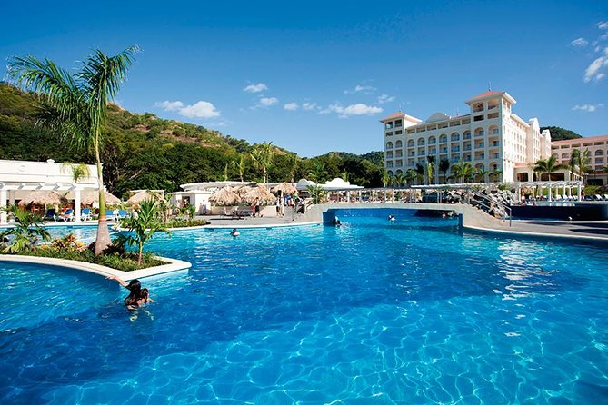 Private Transfer From Liberia Airport To Hotel Riu Guanacaste And Riu Palace - Inclusions and Amenities