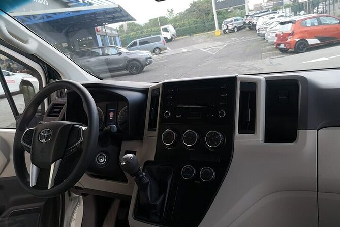 Private Transfer From Manuel Antonio Quepos to Hotels in San Jose or the Airport - Meeting and Pickup