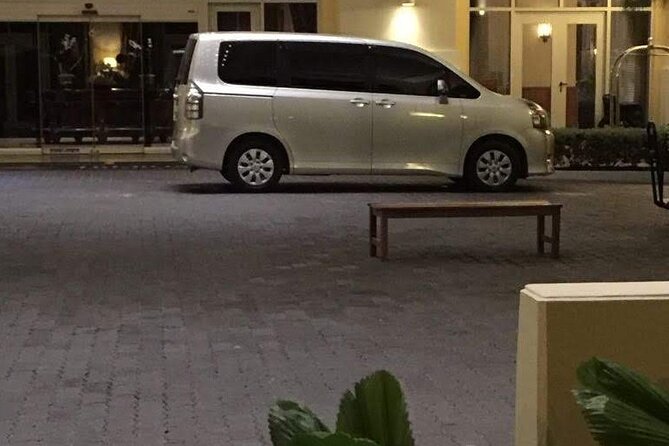 Private-Transfer From MBJ Airport to Ocho Rios Area Hotels - Meeting Your Driver