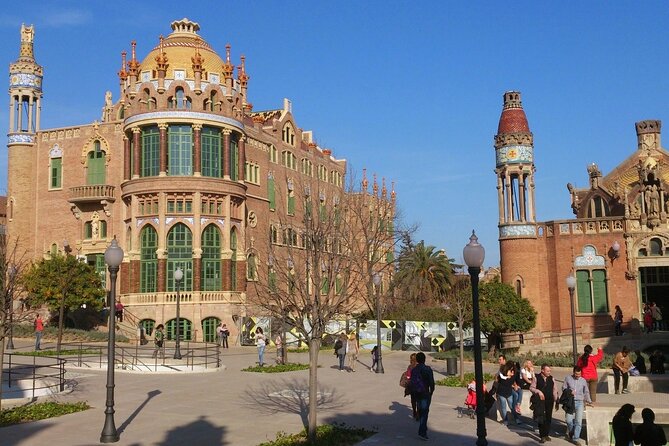 Private Transfer From Montpellier To Barcelona With a 2 Hour Stop - Accessibility and Accommodations