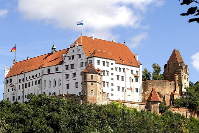 Private Transfer From Munich to Nuremberg With 2 Hours for Sightseeing - Transportation and Accessibility Details