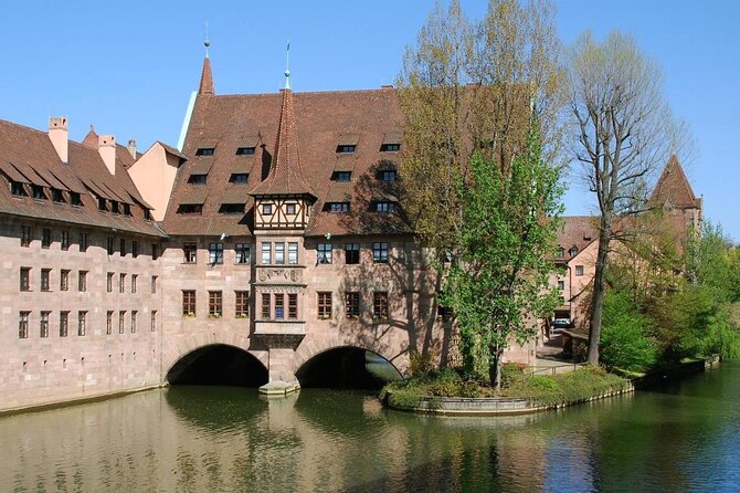 Private Transfer From Nuremberg to Prague - Key Points