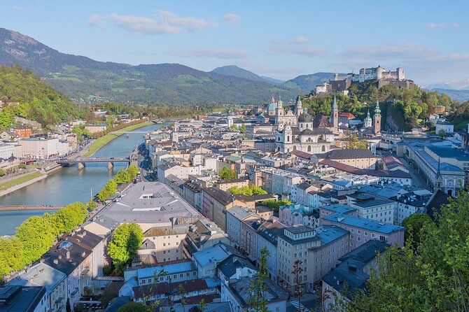 Private Transfer From Passau to Salzburg With 2 Hours for Sightseeing - Assistance and Support