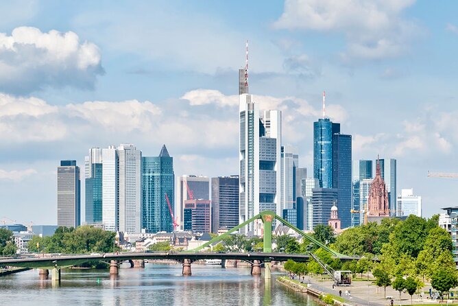 Private Transfer From Prague to Frankfurt Main - Comparing to Other Options