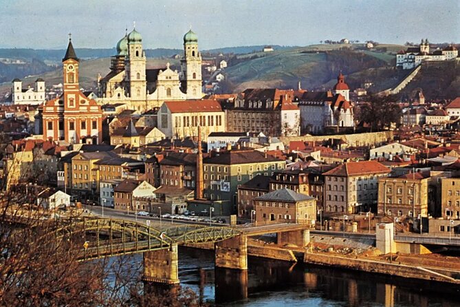 Private Transfer From Prague to Passau With Optional Stop - Key Points